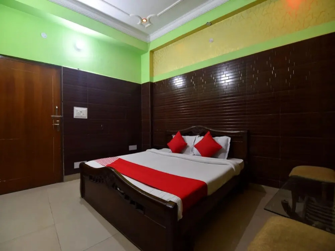OYO 28146 Hotel Virsa