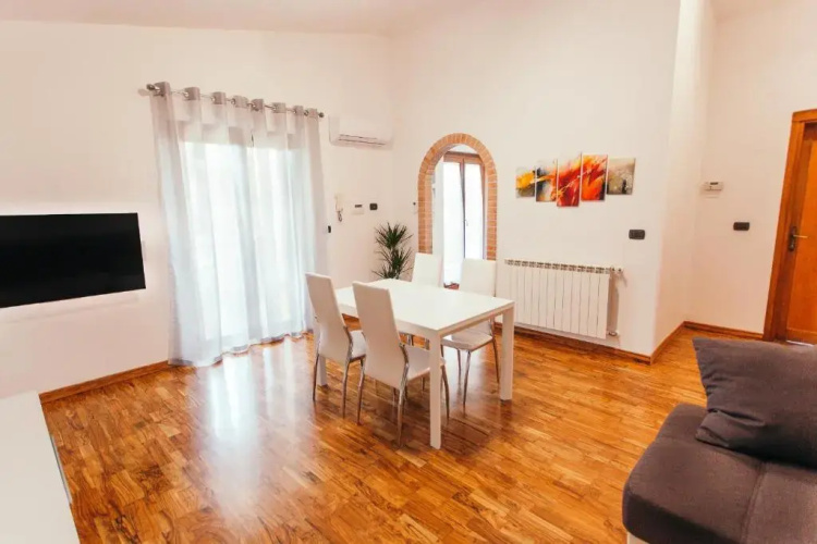 Domus Leonardo-Private Free Parking