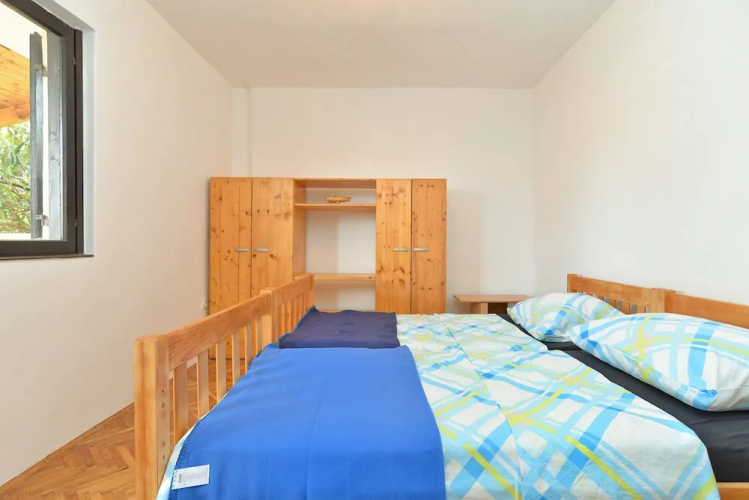 Apartment 1700
