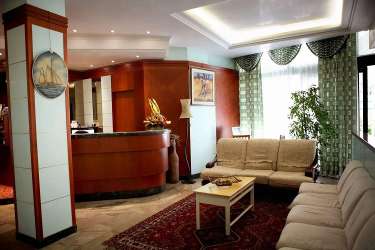 Hotel American