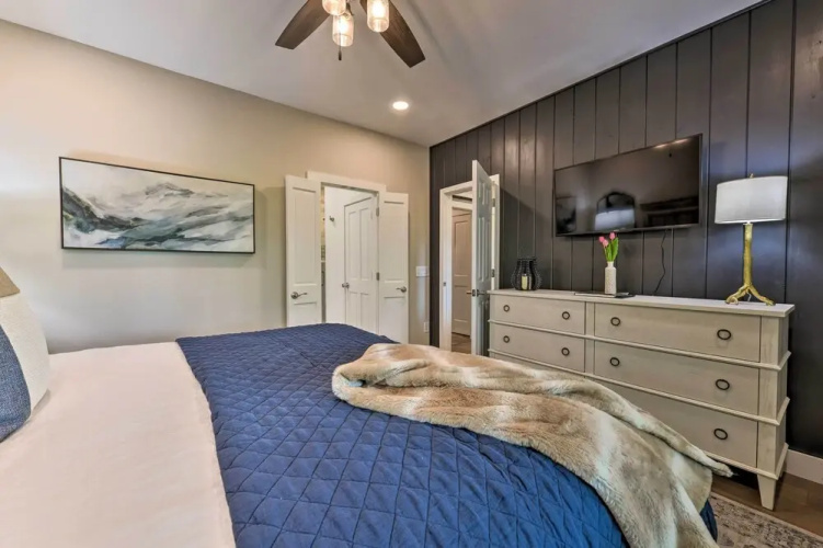 Trillium Home w/ Golf Course Views & Fireplaces!