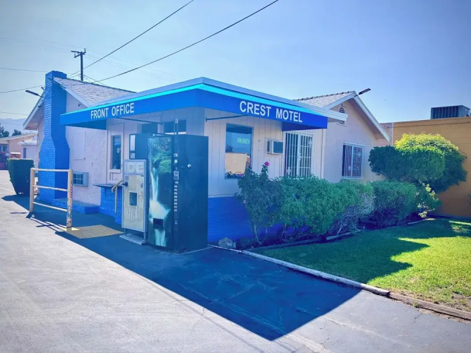 Crest Motel - Corona, CA