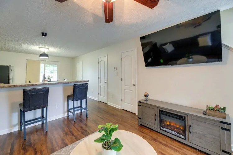 Havelock Home: Private Yard, 2 Mi to Cherry Point!