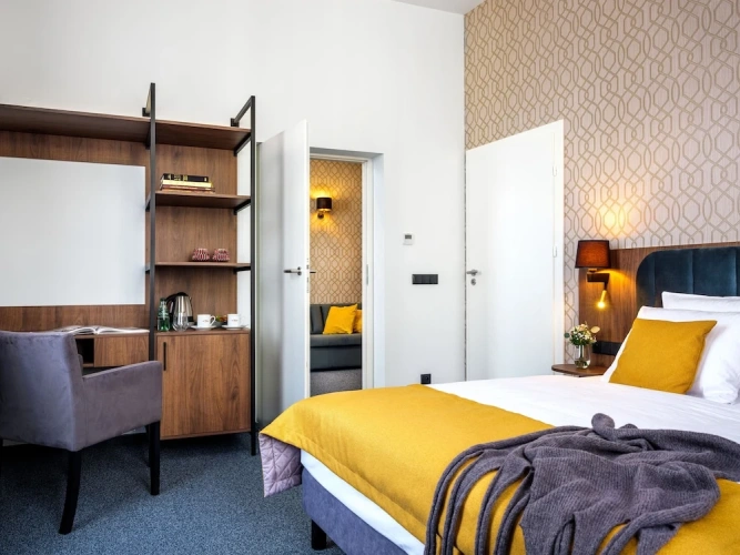 Double Suite
