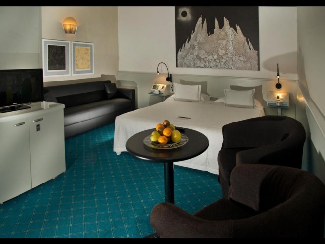 Triple room