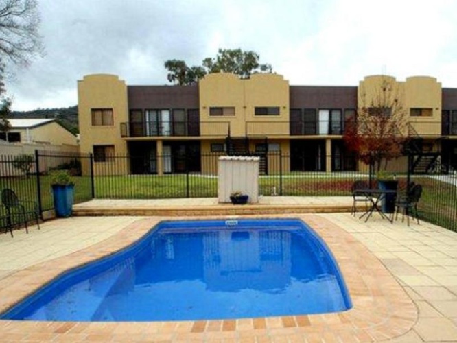 2 Bedrooms Sextuple Apartment