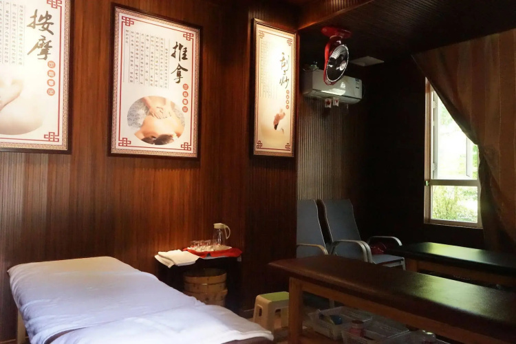 Huashuiwan No. 1 Hot Spring Hotel