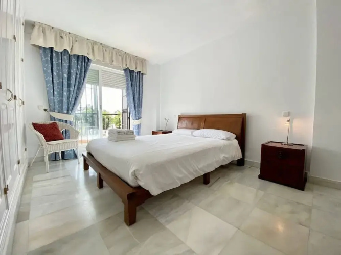 House Pauline 3 bed Poolside Private Garden M-5