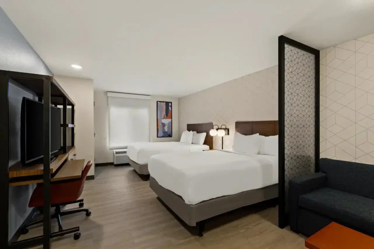Everhome Suites Georgetown - Austin