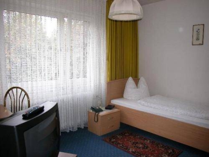 City-West Restaurant & Hotel