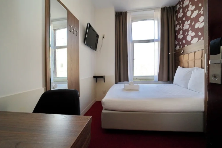 Small Double room