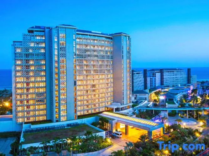 Aloha Oceanfront Suite Resort