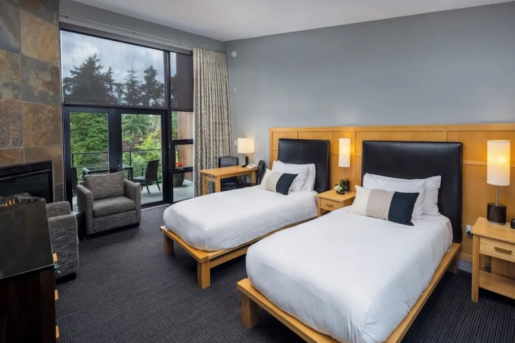 Standard Twin room with balcony