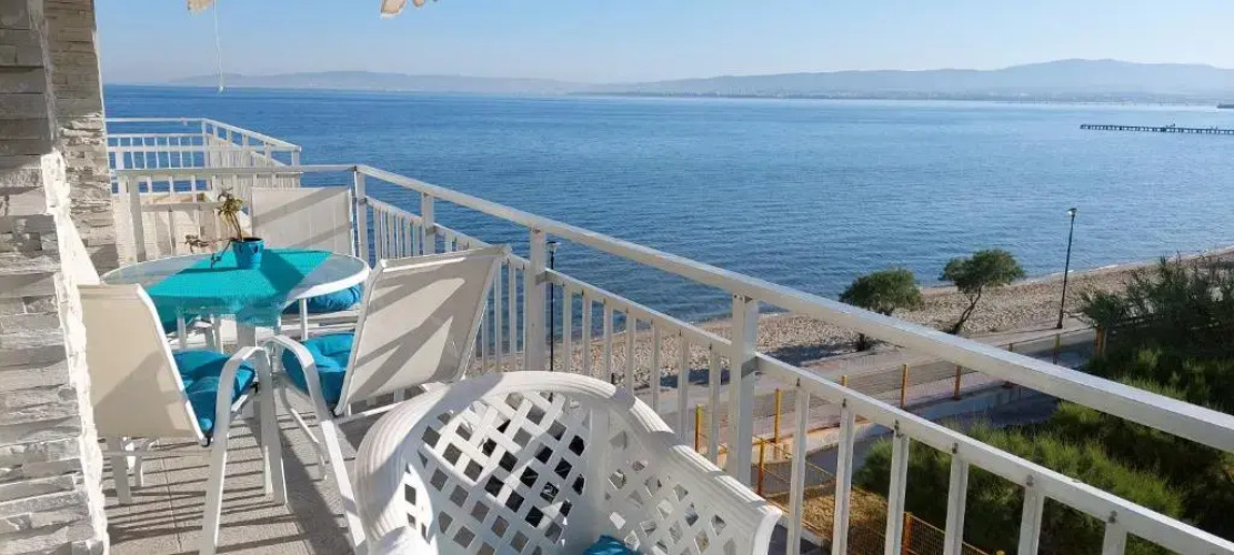 Apartment - Sleeps 2 - Parking - Balcony