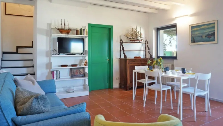 Miralunga-appartament-in-villa-e-piscina