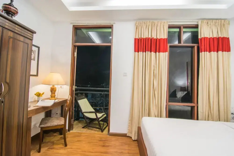 Woodside Inn & Serviced Apartments