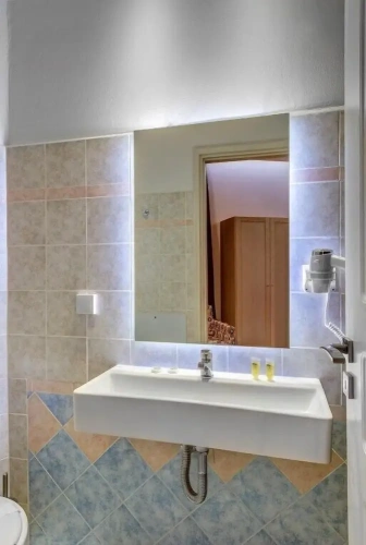 2 Bedrooms Suite with balcony and with sea view