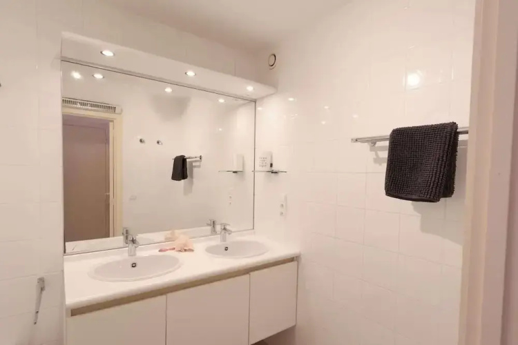 Apartment With Private Balcony