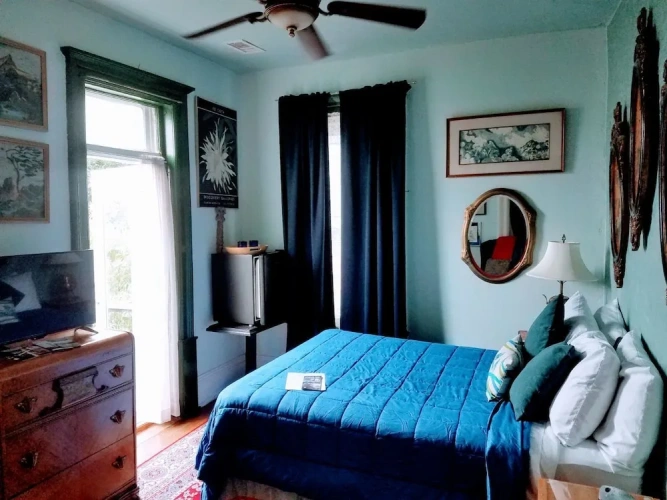 Economy room