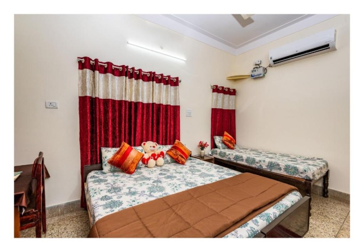 Standard Triple room