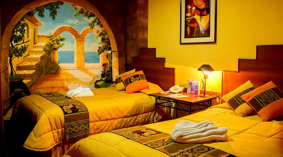 Las Brisas Centro Hotel