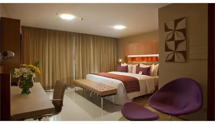 Jade Hotel