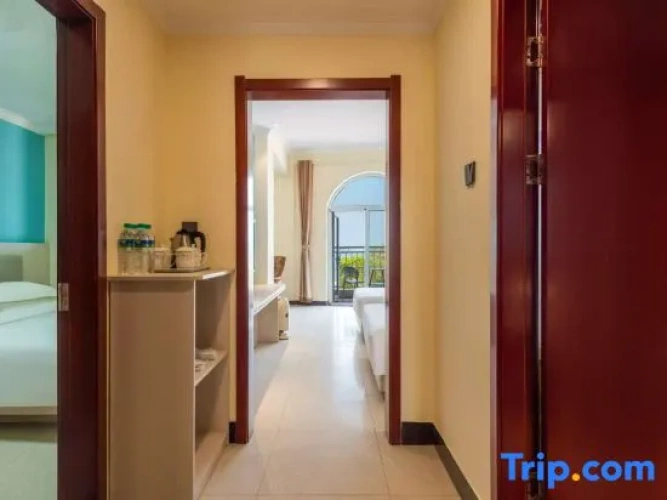 Deluxe Family Suite with sea view