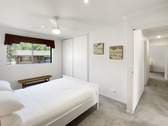 Beachside 3-bed Apartment With Garage Parking
