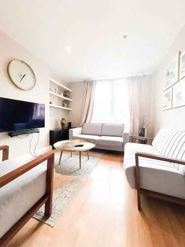 Hammersmith 2 Bedroom Flat River Thames