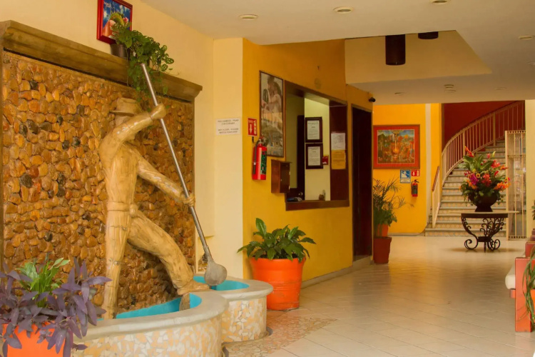 Hotel Plaza Jardín
