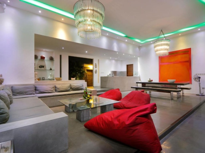 2 Bedrooms Villa