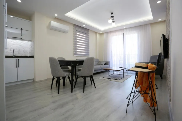 Bright House Apart
