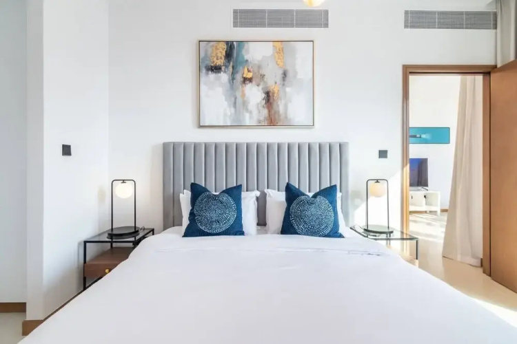High Floor and full Marina view
