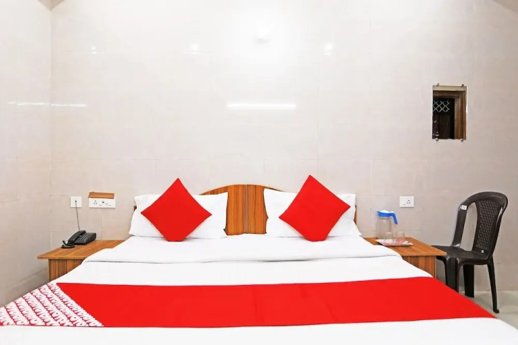 Shree Raghuvar Dham by OYO Rooms