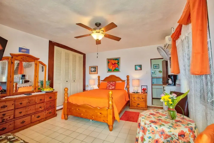 Coconut Palms Inn On The Beach