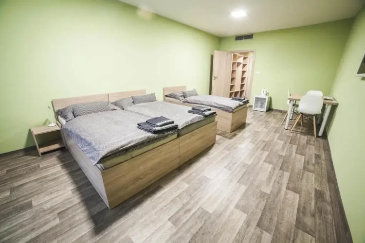 Standard Triple room