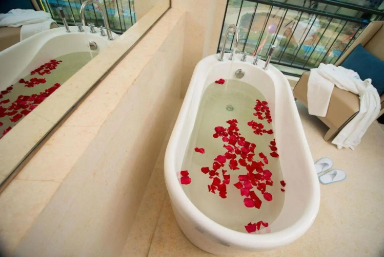 Loves Hotel