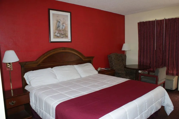 Patriot Inn - Register