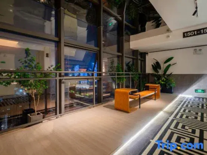 CityFront Horizon Hotel