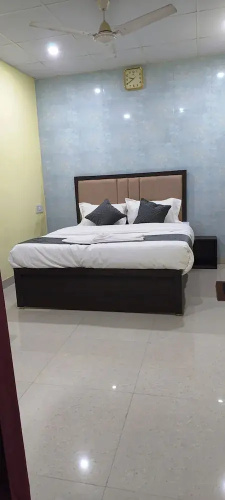 Hotel V D Choudhary
