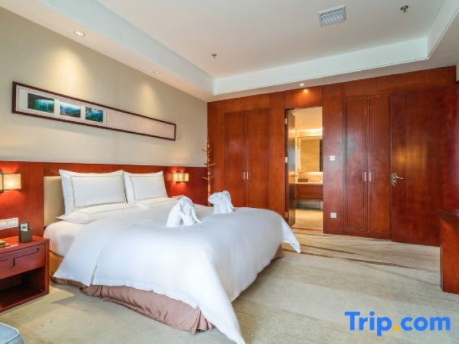 2 Bedrooms Deluxe Quadruple Suite