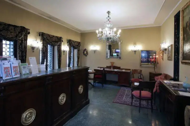 Boutique Apartment San Moise
