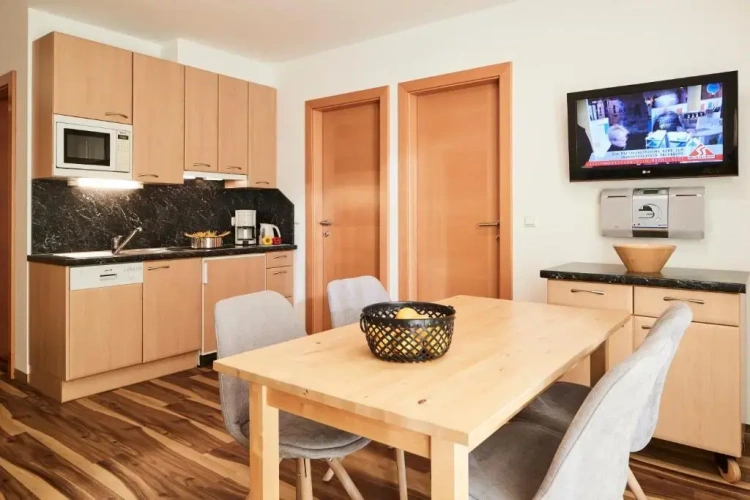 2 Bedrooms Apartment