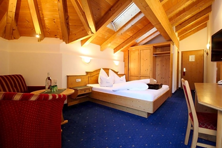 Deluxe Single room