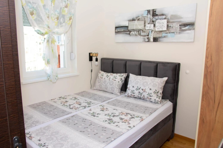 Laura Apartment