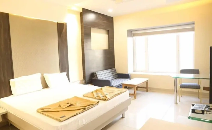 2 Bedrooms Standard Double room with park view