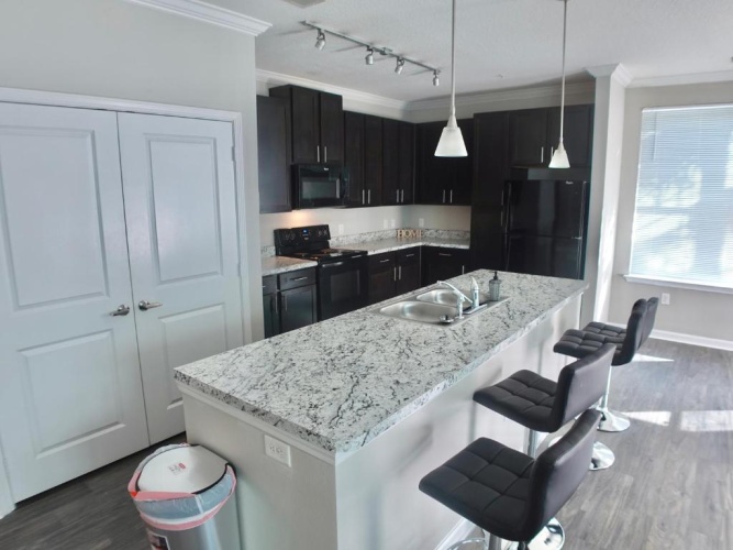 2 Bedrooms Apartment
