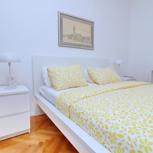 3 Bedrooms Cottage with balcony