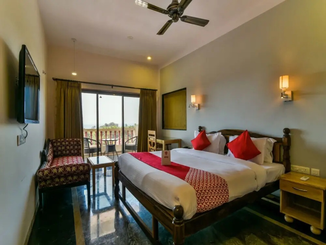 Aarya Boulevard by OYO Rooms