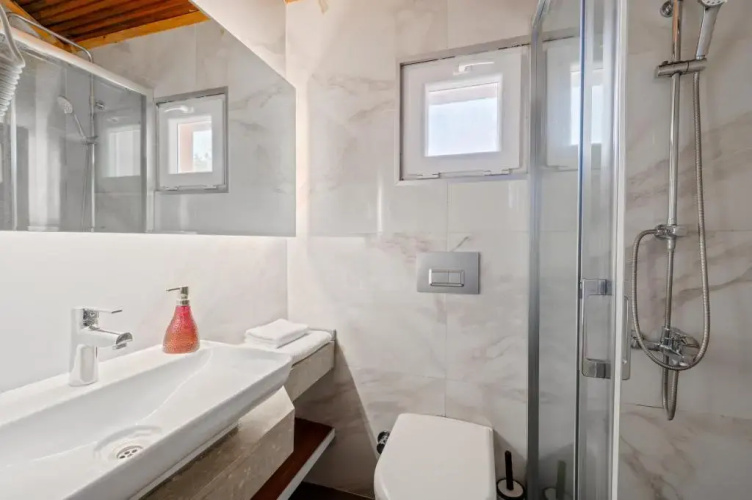 Urla Han Otel